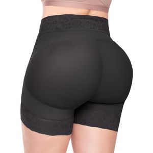 High-waisted panty with ultra enhancing buttocks and strong control in the abdomen and legs